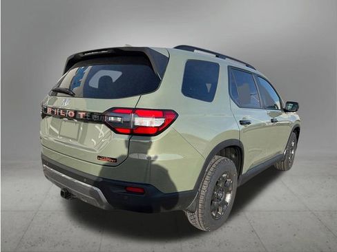 New 2026 Honda Pilot TrailSport image 5
