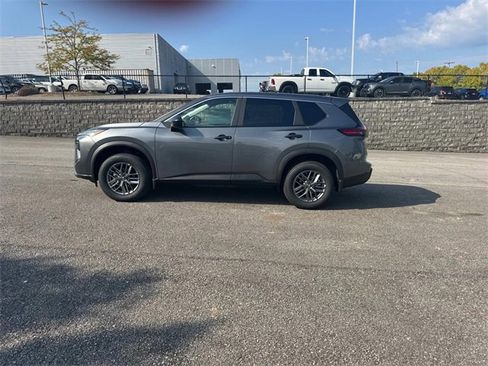 New 2026 Nissan Rogue S image 7