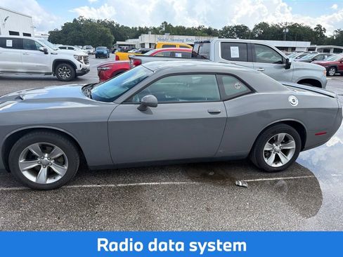 Used 2019 Dodge Challenger SXT RWD image 8