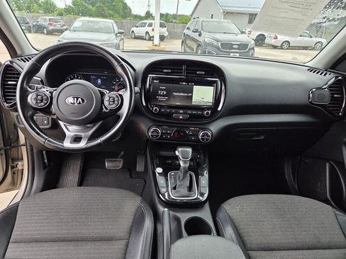 Used 2020 Kia Soul EX w/ Option Group 015 FWD image 12