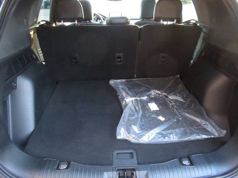 Used 2021 Ford Escape Titanium w/ Titanium Elite Package AWD/4WD image 12