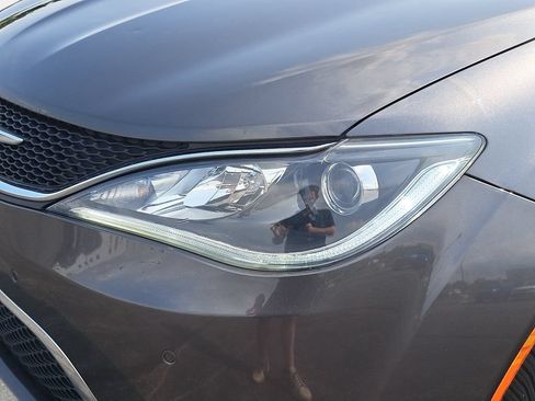 Used 2018 Chrysler Pacifica Limited w/ Advanced Safetytec Group FWD image 31