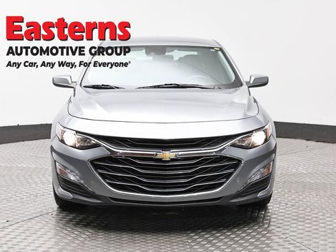 Used 2023 Chevrolet Malibu LT image 2