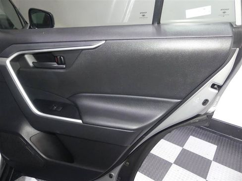 Used 2021 Toyota RAV4 LE FWD image 25