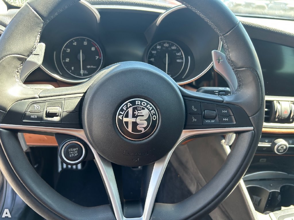 Used 2018 Alfa Romeo Giulia Ti Sport w/ Quick Order Package 22U Sport RWD image 8
