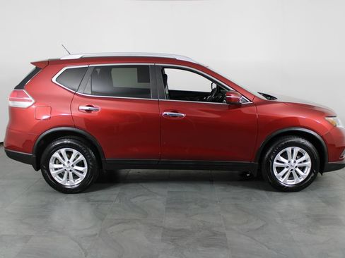 Used 2015 Nissan Rogue SV FWD image 14