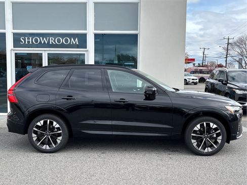 New 2026 Volvo XC60 B5 Plus w/ Protection Package Premier image 4