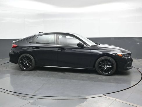Used 2023 Honda Civic Sport image 4