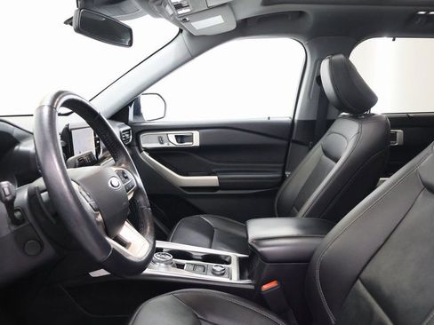 Used 2021 Ford Explorer Limited w/ Equipment Group 301A image 13