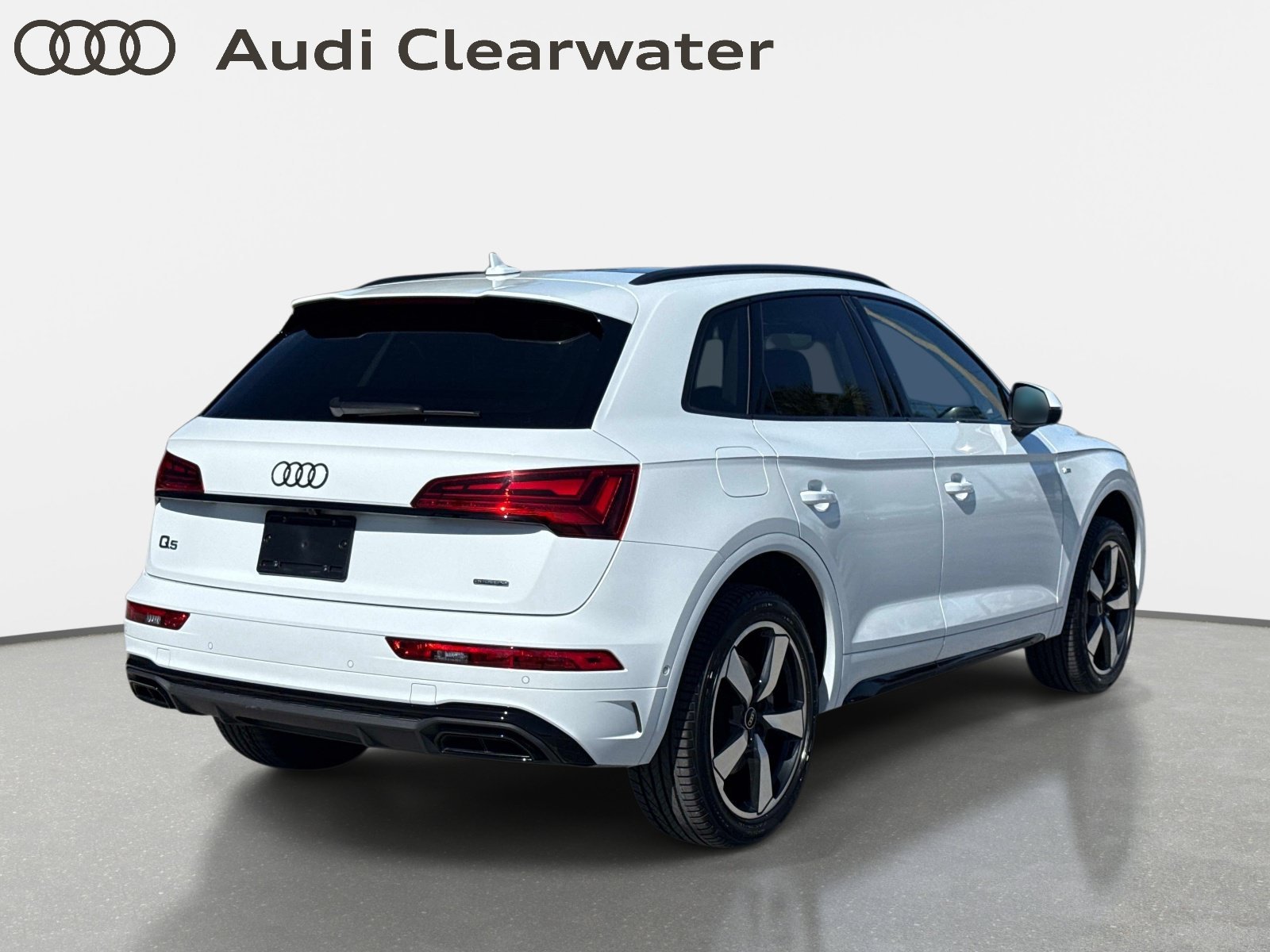 Certified 2023 Audi Q5 2.0T Prestige AWD/4WD image 4