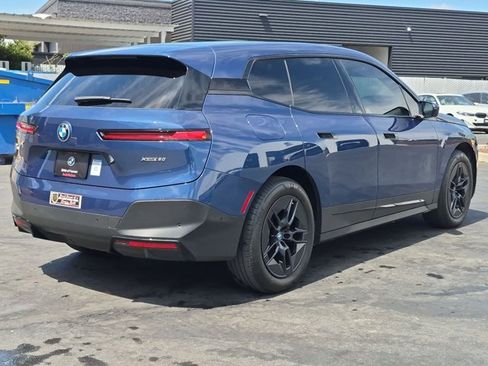 Used 2024 BMW iX xDrive50 w/ Premium Package AWD/4WD image 5
