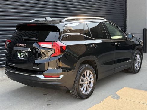 Used 2024 GMC Terrain SLT w/ Infotainment Package II AWD/4WD image 11