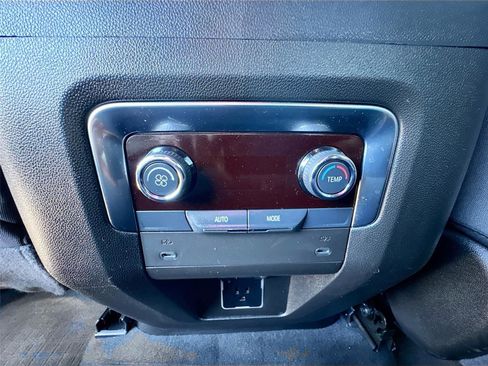 Used 2025 Chevrolet Tahoe LS image 25