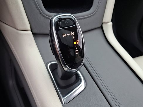 Used 2017 Cadillac XT5 Premium Luxury FWD image 22