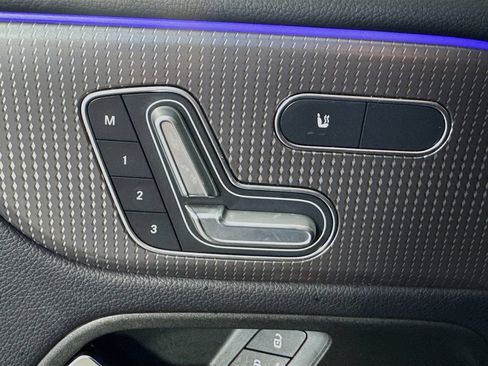 Used 2022 Mercedes-Benz GLB 250 image 18