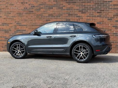 Certified 2025 Porsche Macan AWD/4WD image 3