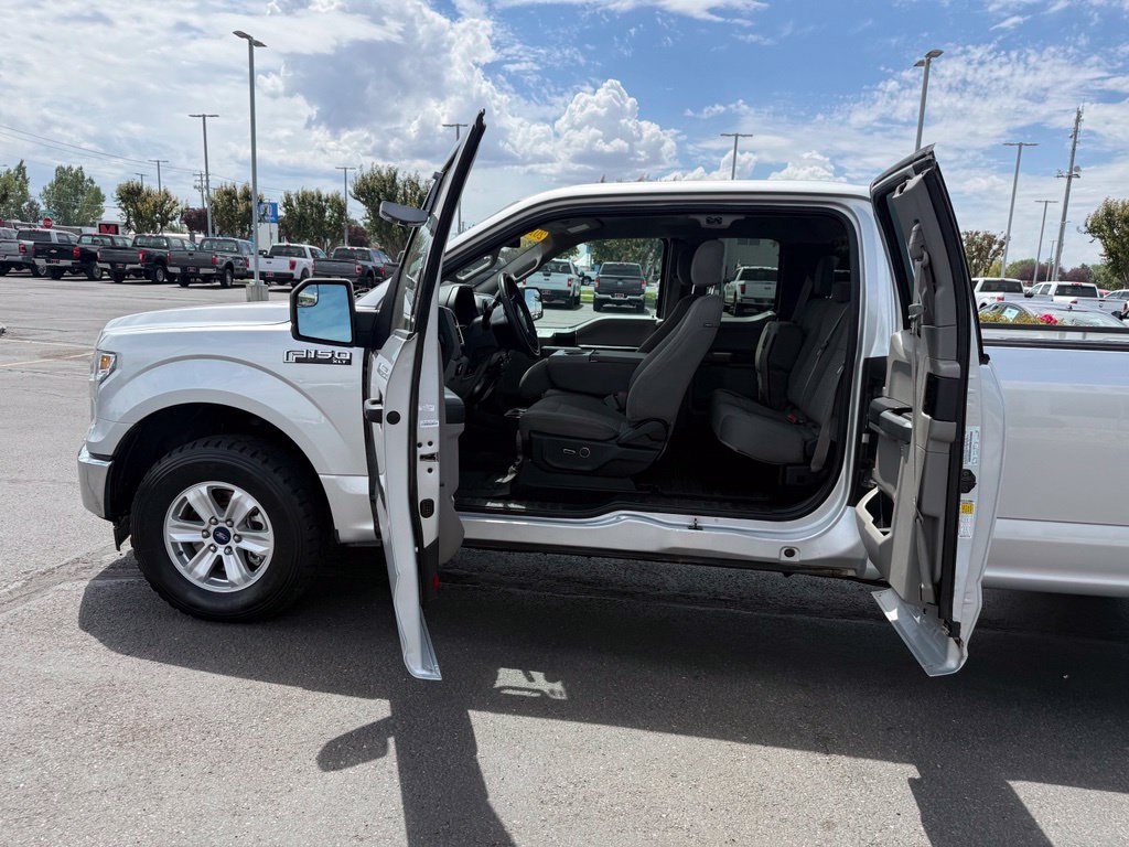 Used 2017 Ford F150 XLT w/ Equipment Group 301A Mid AWD/4WD image 8