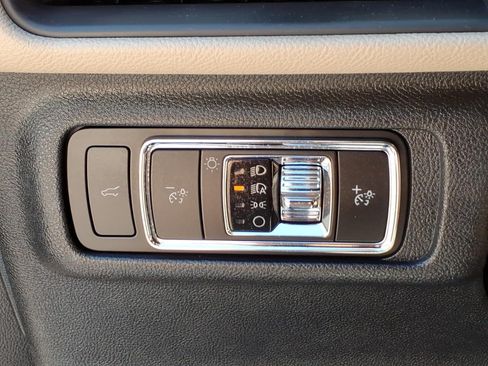 Certified 2025 Lincoln Corsair Reserve AWD/4WD image 23