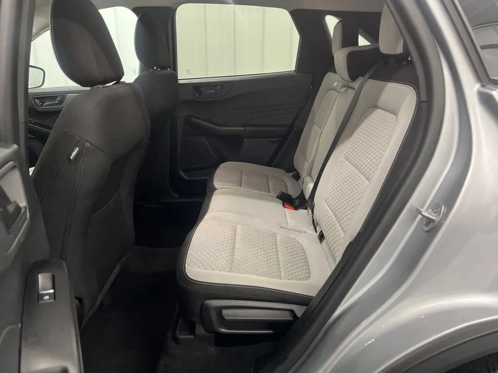 Used 2023 Ford Escape Active w/ Tech Pack #1 AWD/4WD image 16