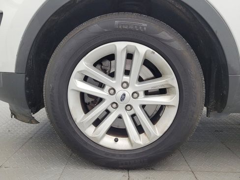Used 2017 Ford Explorer XLT FWD image 31