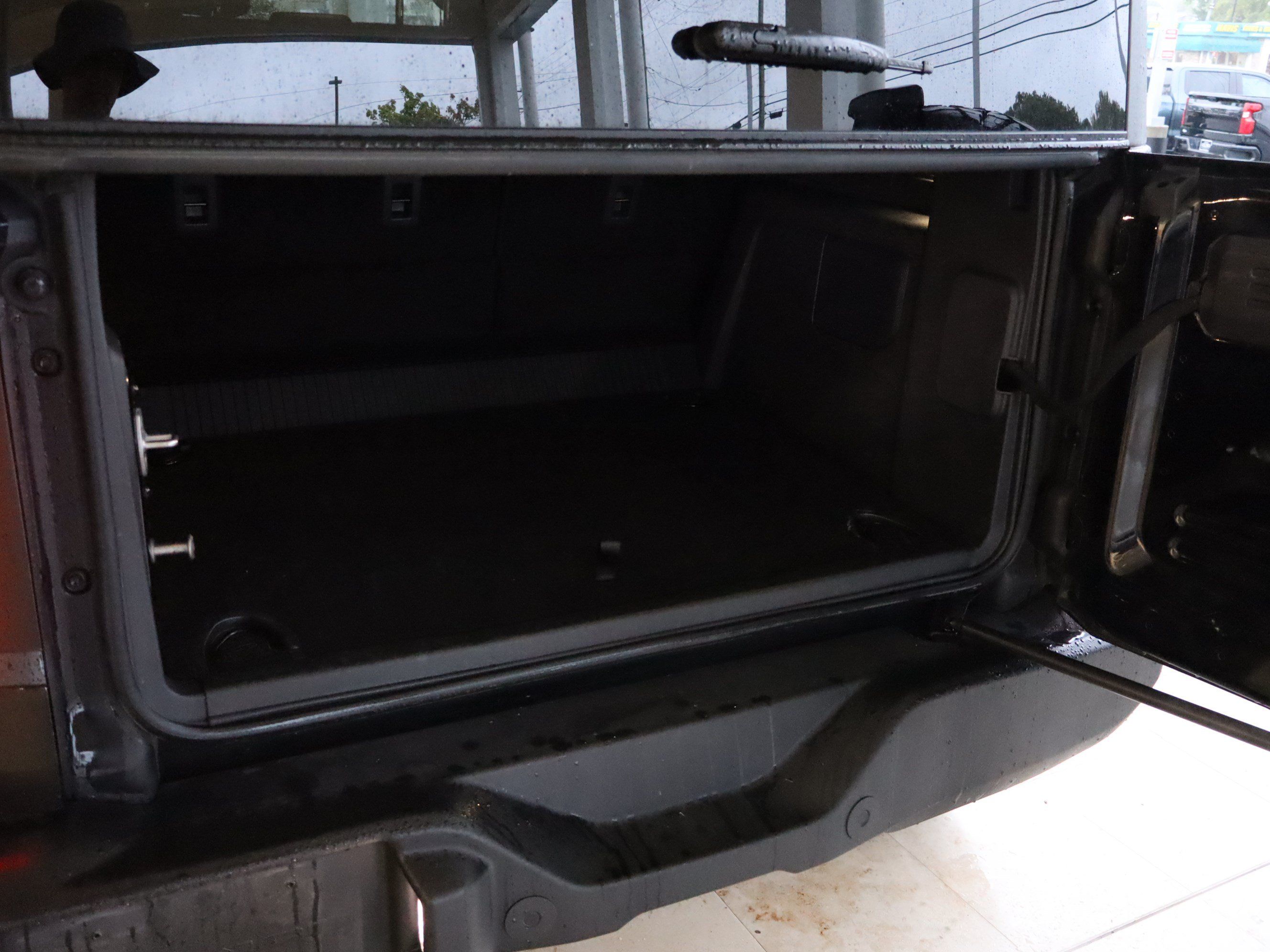 Used 2025 Ford Bronco Outer Banks w/ Matte Film Protection Package AWD/4WD image 35