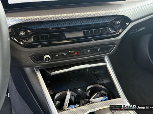 Used 2025 BMW 430i Convertible w/ Convenience Package RWD image 20