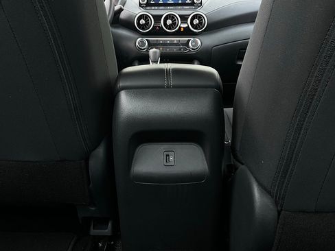 Used 2025 Nissan Sentra SV image 12