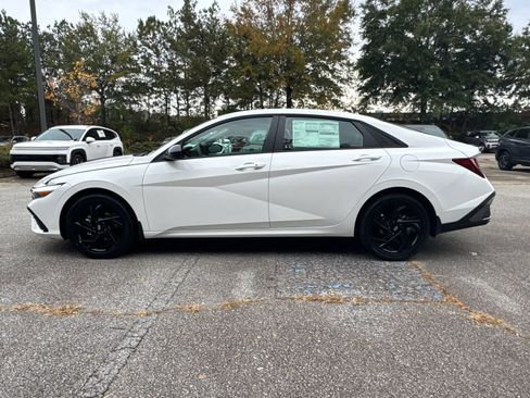 Used 2026 Hyundai Elantra Sport FWD image 8
