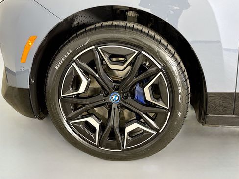 Used 2023 BMW iX xDrive50 w/ Sport Package image 31