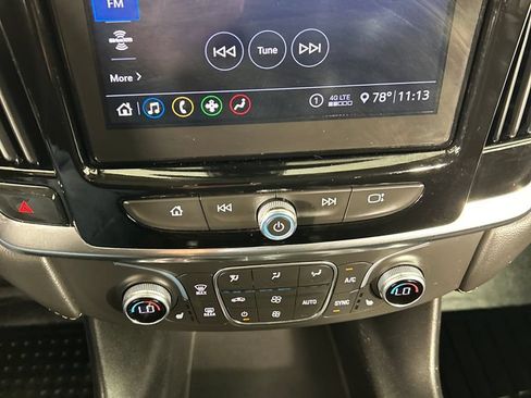 Used 2021 Chevrolet Traverse LT FWD image 14