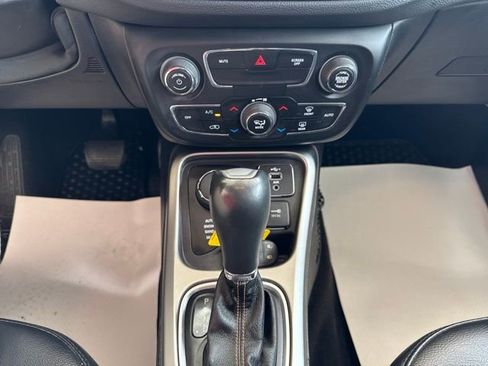 Used 2020 Jeep Compass Latitude AWD/4WD image 10