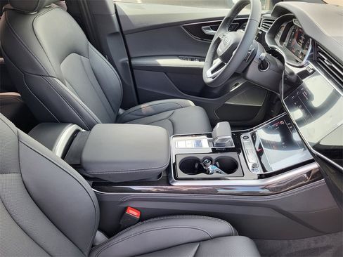 New 2025 Audi Q8 Prestige w/ Prestige Package image 13
