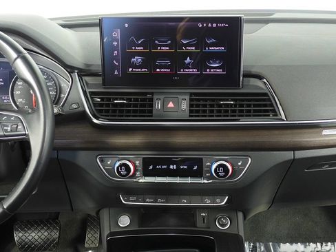 Used 2023 Audi Q5 2.0T Premium w/ Convenience Package AWD/4WD image 26