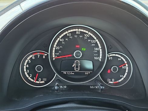 Used 2015 Volkswagen Beetle 1.8T FWD image 18
