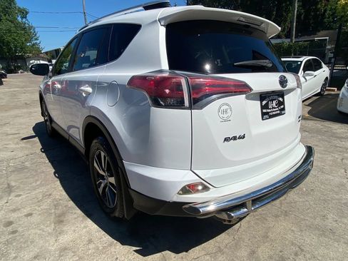Used 2016 Toyota RAV4 XLE AWD/4WD image 5