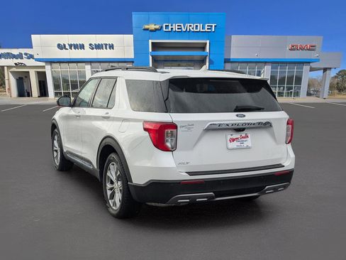 Used 2023 Ford Explorer XLT w/ Equipment Group 202A image 12