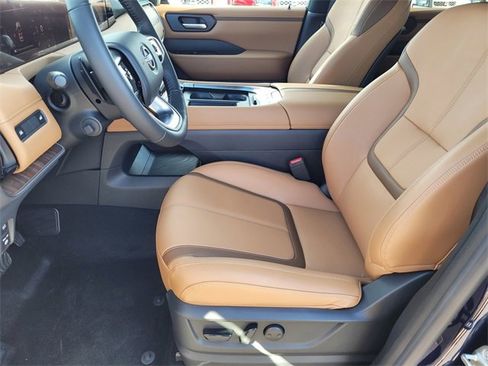 New 2025 Nissan Armada SL w/ Captain's Chari Seat Package image 10