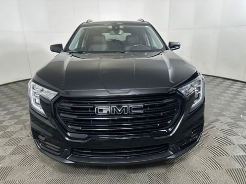 Used 2022 GMC Terrain SLT w/ Elevation Edition image 8