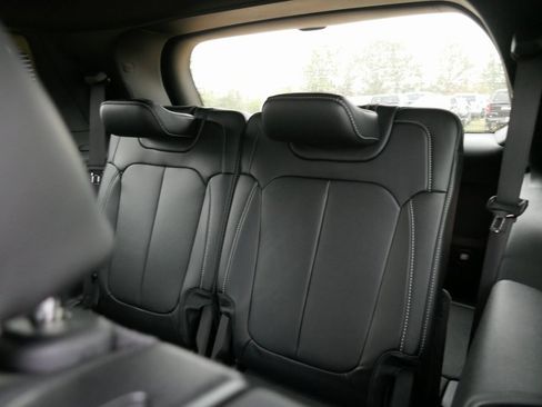 New 2025 Jeep Grand Cherokee L Limited image 13