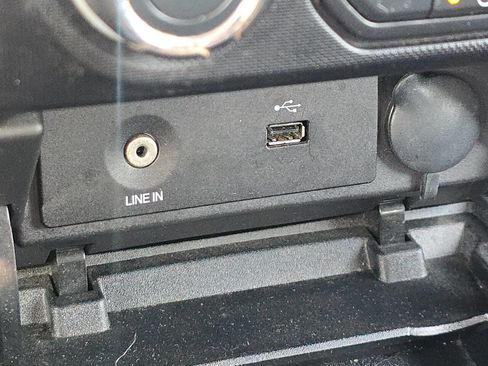 Used 2013 Ford F150 XLT w/ Luxury Equipment Group image 17