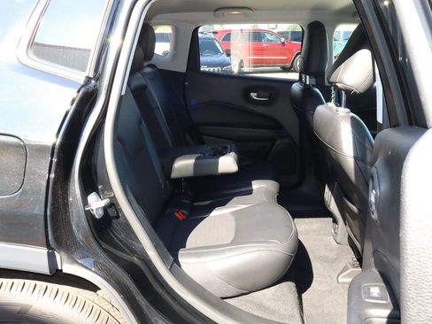 Used 2019 Jeep Compass Latitude FWD image 20
