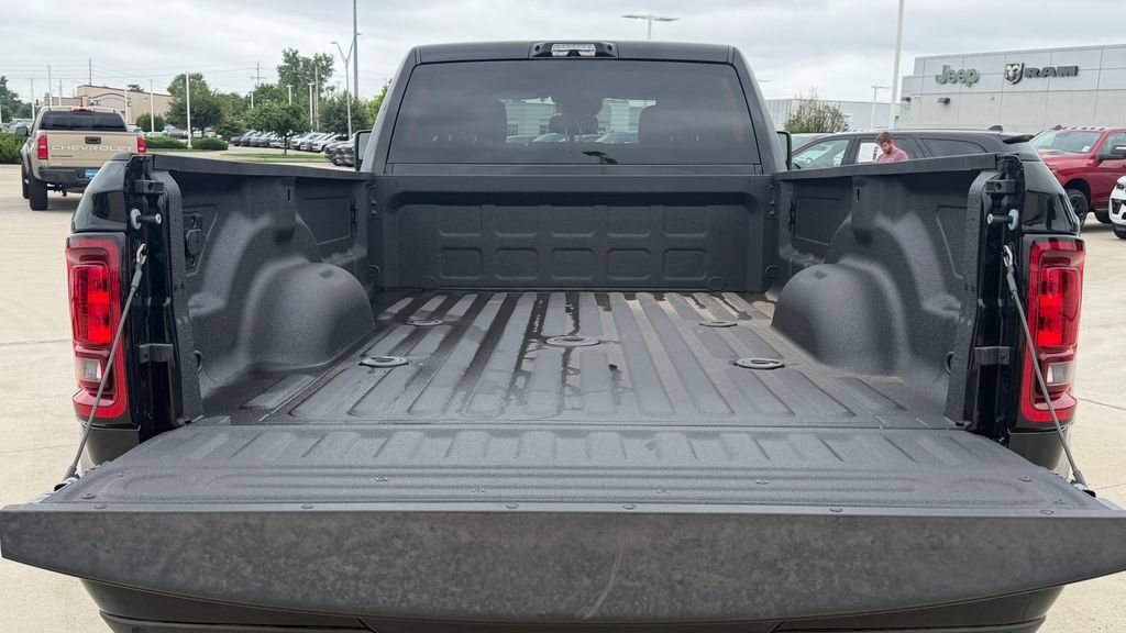 New 2026 RAM 3500 Big Horn AWD/4WD image 10