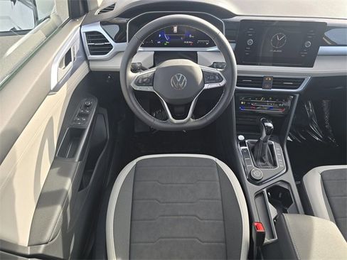 New 2026 Volkswagen Taos SE image 13