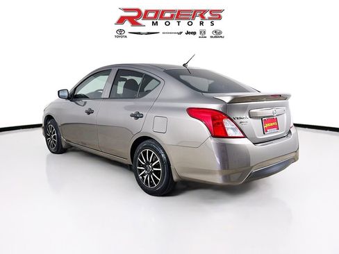 Used 2017 Nissan Versa S Plus image 5