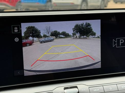 Used 2025 Kia K4 FWD image 25