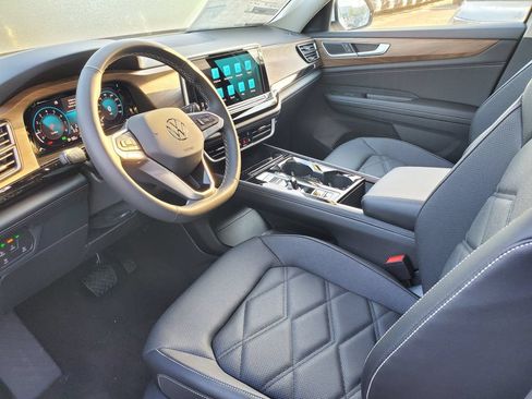 New 2026 Volkswagen Atlas SE FWD image 7