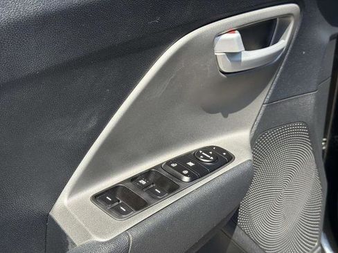 Used 2021 Kia Niro LX FWD image 19