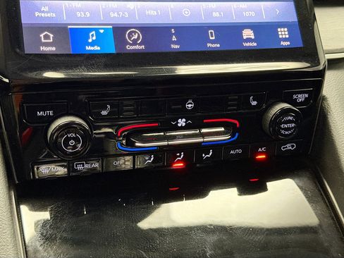 Used 2023 Jeep Grand Cherokee 4WD 4xe image 10