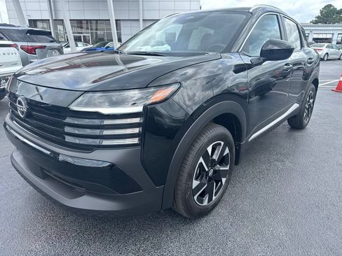 New 2026 Nissan Kicks SV w/ SV Premium Package AWD/4WD image 9