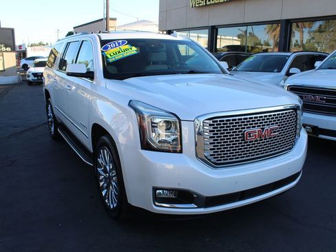 Used 2017 GMC Yukon XL Denali w/ Open Road Package AWD/4WD image 8